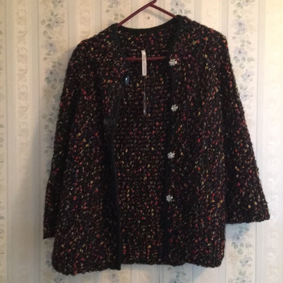 Leo & Nicole Sweater - Picture 3 of 4